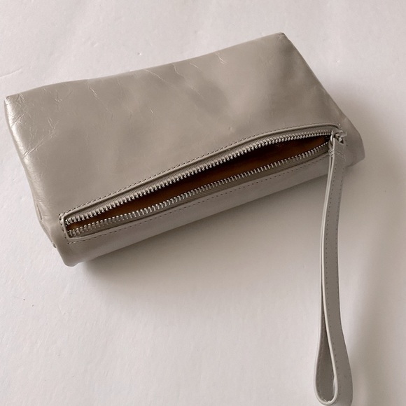HOBO LAUREN LEATHER WRISTLET GRAY NWOT - Picture 9 of 13